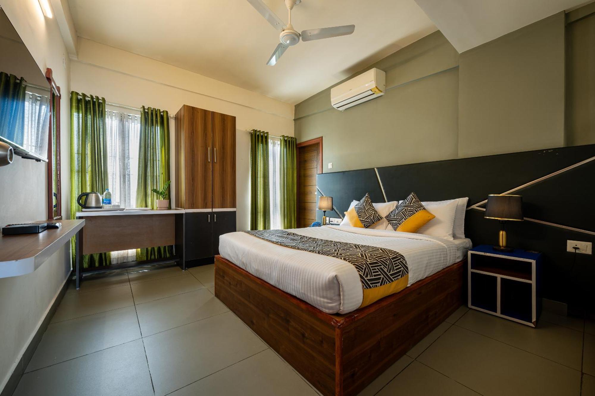 Cj Grande By Jesway Hotels & Resorts Kochi Buitenkant foto