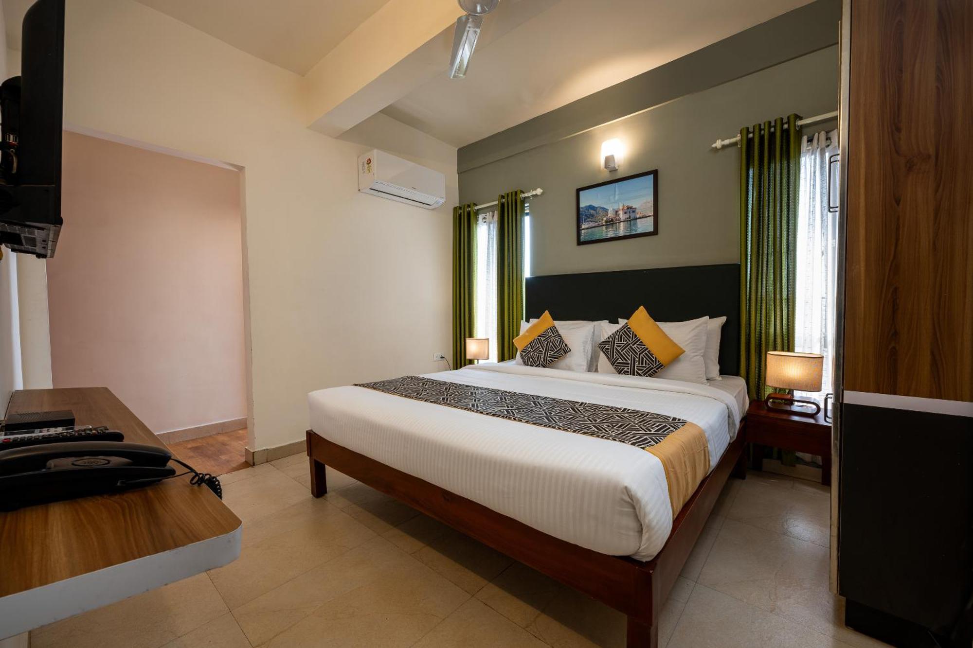 Cj Grande By Jesway Hotels & Resorts Kochi Buitenkant foto