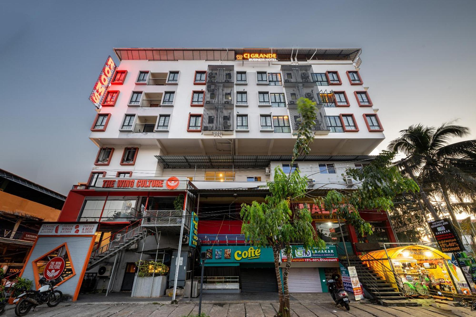 Cj Grande By Jesway Hotels & Resorts Kochi Buitenkant foto